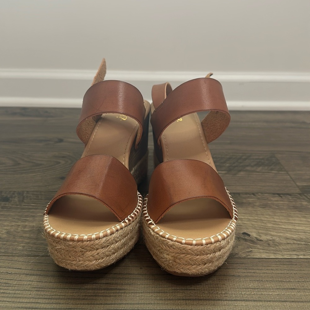 NEW- Y-not? Size 11 women’s brown leather espadrille wedge